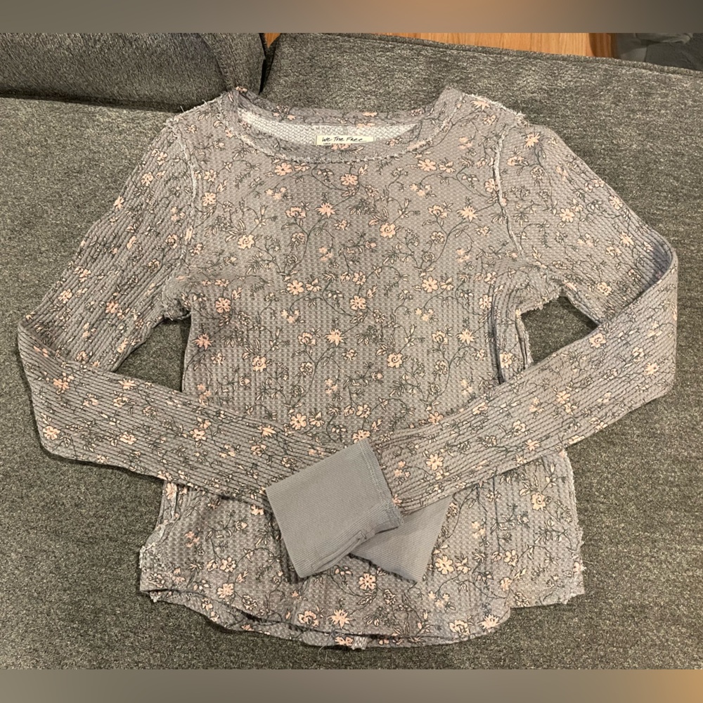 Floral Knit Sweater in Gray and Pink